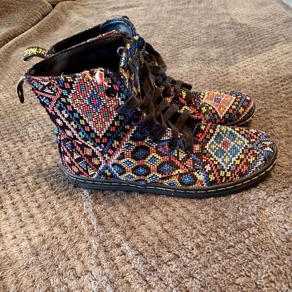 Dr Martens Hackney 7 Eye Lace Up Boots Womens 8 39 Aztec Southwestern Pattern - Picture 2 of 8